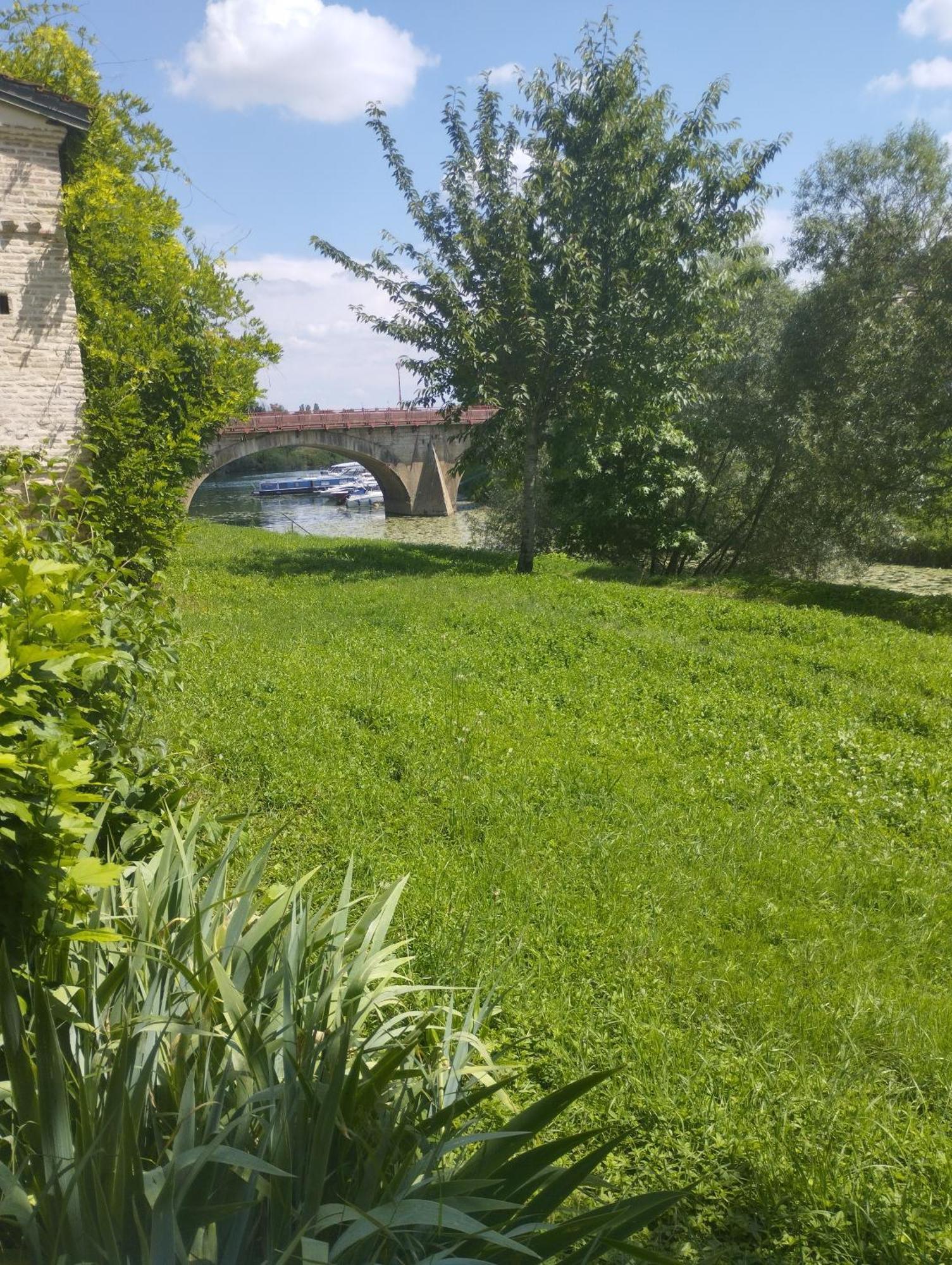 Doubs Sejour - Chambres Avec Petits Dejeuners En Suppl Verdun-sur-le-Doubs Exterior foto